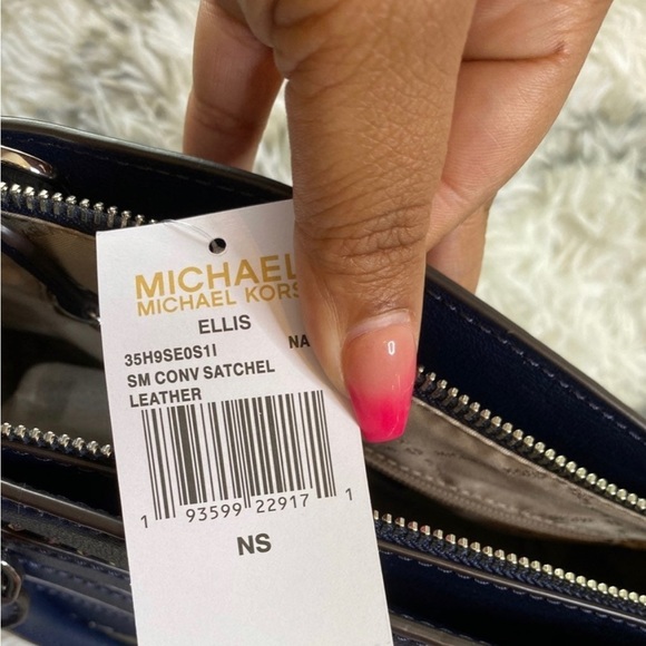 Michael Kors Ellis Handbag & card holder - Picture 6 of 6